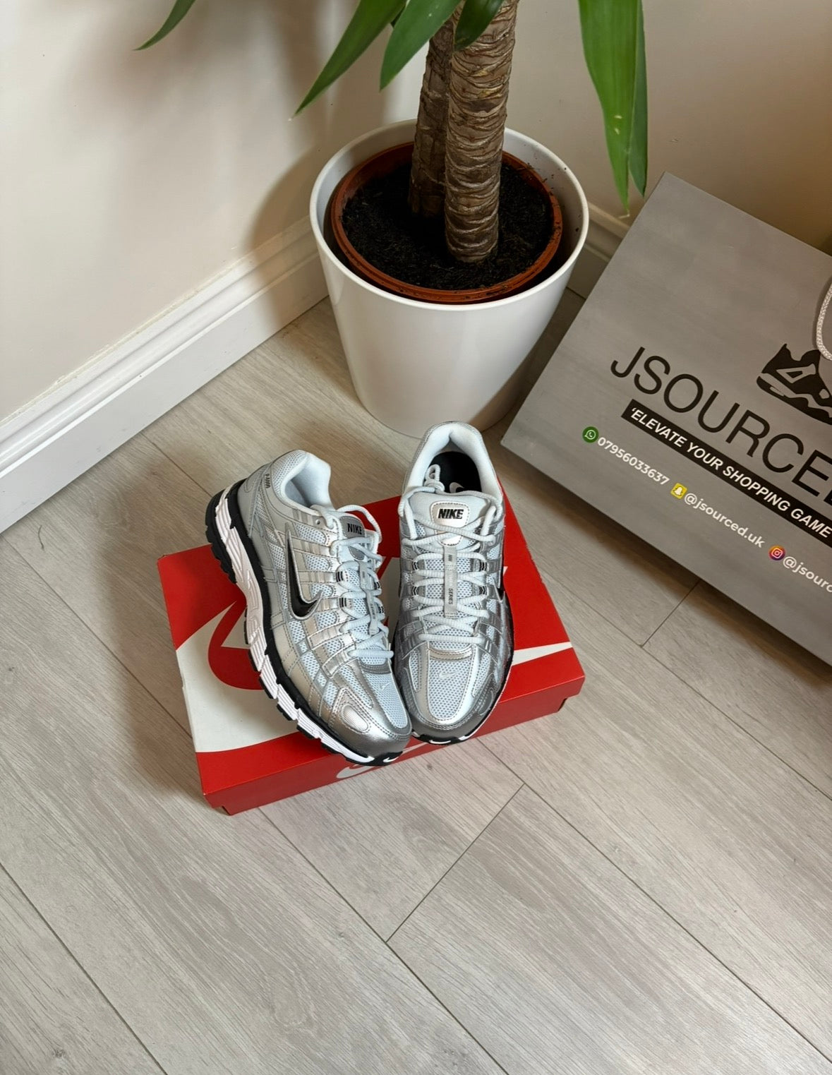 NIKE P-6000 METALLIC SILVER