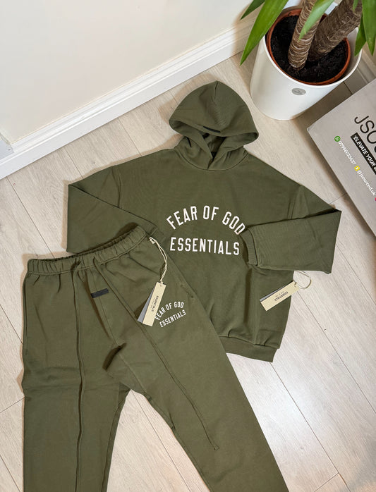 FEAR OF GOD ESSENTIALS FLEECE TRACKSUIT - KHAKI